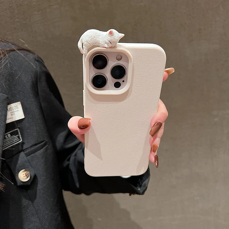 Cute 3D Cartoon Lying Cat Lychee Pattern Leather Phone Case For iPhone 16 15 14 Lovely Soft Cover