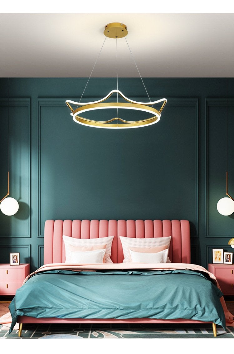 The Living Room Is Simple with Modern Crown Led Chandeliers