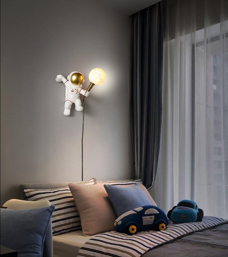 Astronaut Table Lamp Creative Small Night Lamp Moon Decorated Astronaut Wall Lamp