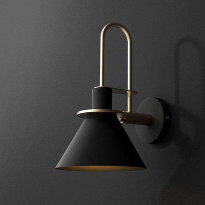 Post-modern Metal Wall Lamp Creative Restaurant Aisle Balcony Bedroom Bedside Personality Nordic Macaroon Horn Wall Lamp