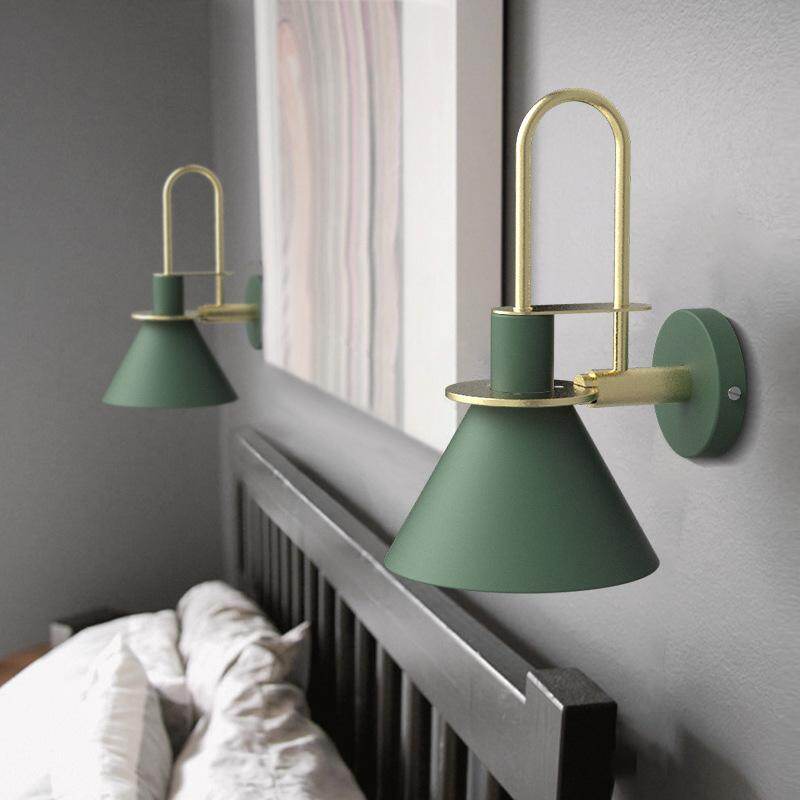 Post-modern Metal Wall Lamp Creative Restaurant Aisle Balcony Bedroom Bedside Personality Nordic Macaroon Horn Wall Lamp