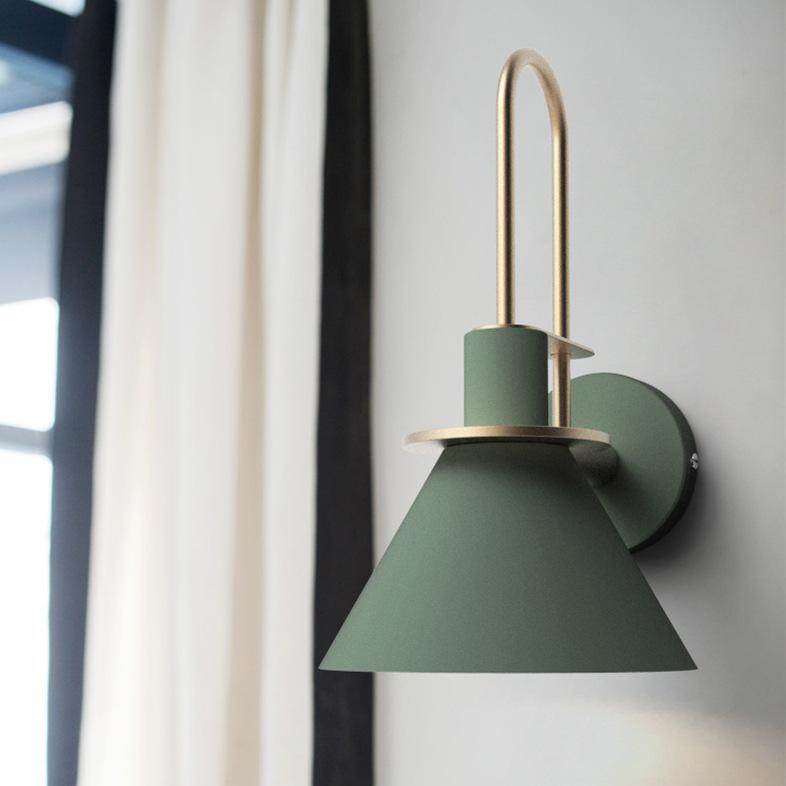 Post-modern Metal Wall Lamp Creative Restaurant Aisle Balcony Bedroom Bedside Personality Nordic Macaroon Horn Wall Lamp