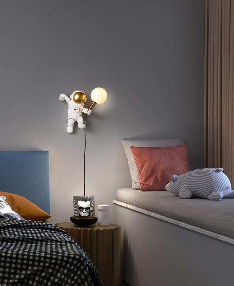 Astronaut Table Lamp Creative Small Night Lamp Moon Decorated Astronaut Wall Lamp