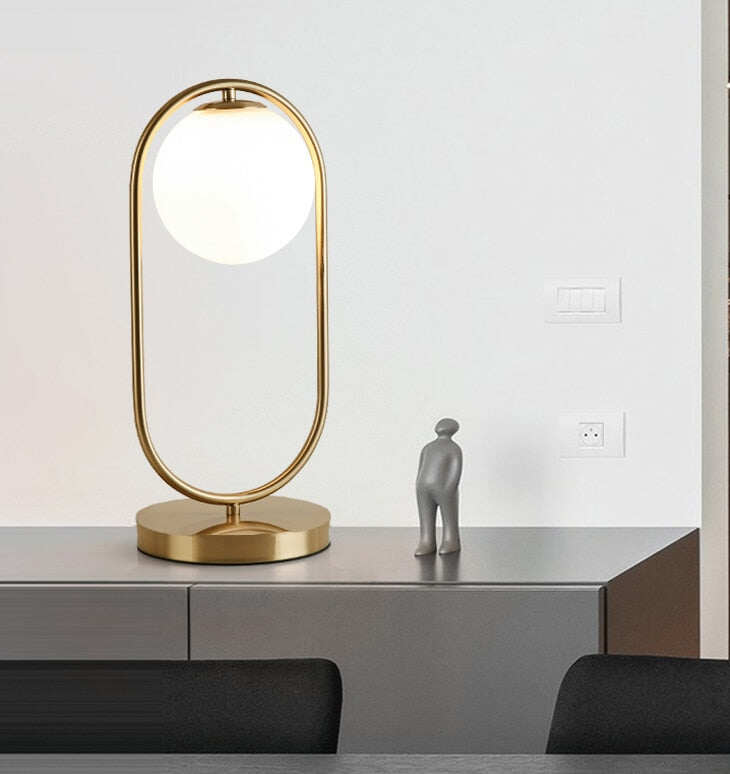 Nordic Art Deco Golden Body Table Lamp Metal Base Plate Modern Minimalist Frosted Glass Led Desk Lamp For Study/Bed Room