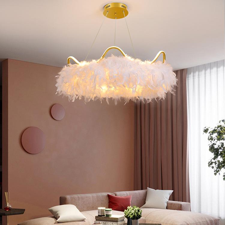 Warm Romantic Creative Crown Feather Lamp