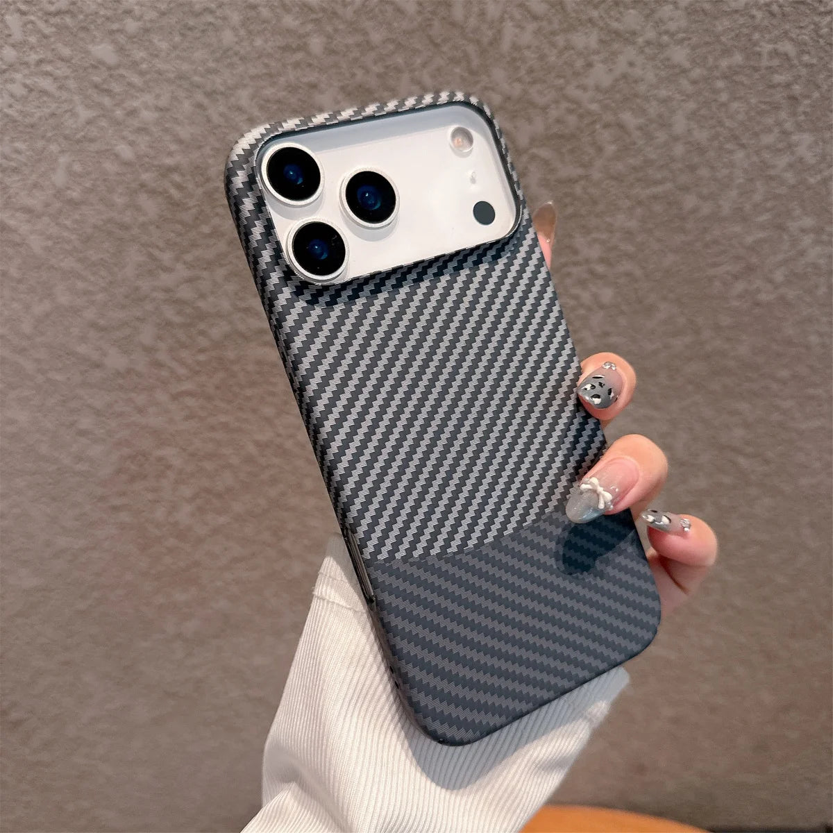 Luxury Carbon Fiber Kevlar Pattern Case For iPhone 17 Shockproof Retro Lines Cover