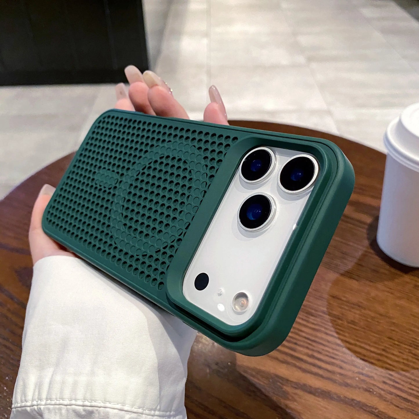 Cooling Heat Dissipation For Magsafe Case For iPhone 17 Breathable Magnetic Hard Phone Case