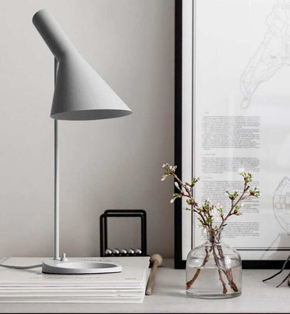 Nordic Design Arne Jacobsen Floor Lamp For Living Room E27 LED Standing Lamp Black White Lighting Luminaria Bedroom Bedside Lamp