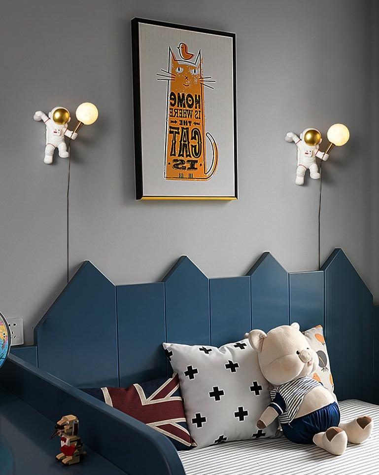 Astronaut Table Lamp Creative Small Night Lamp Moon Decorated Astronaut Wall Lamp