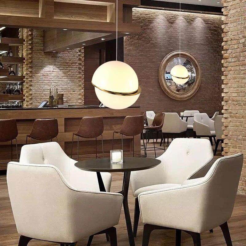 Modern Metal Round Balls Pendant Lights Creative Globe Moon Brass Suspension Pendant Lamp For Dining Room Living Room