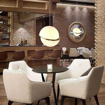 Modern Metal Round Balls Pendant Lights Creative Globe Moon Brass Suspension Pendant Lamp For Dining Room Living Room