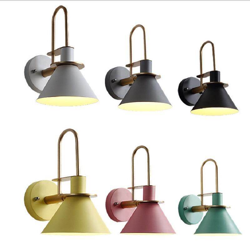 Post-modern Metal Wall Lamp Creative Restaurant Aisle Balcony Bedroom Bedside Personality Nordic Macaroon Horn Wall Lamp